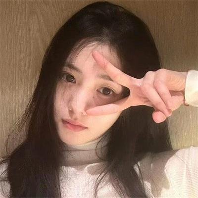 佳丽村三姊妹海报
